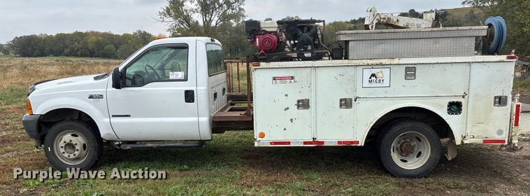 image for item EE4116 2001 Ford F550 utility / service truck