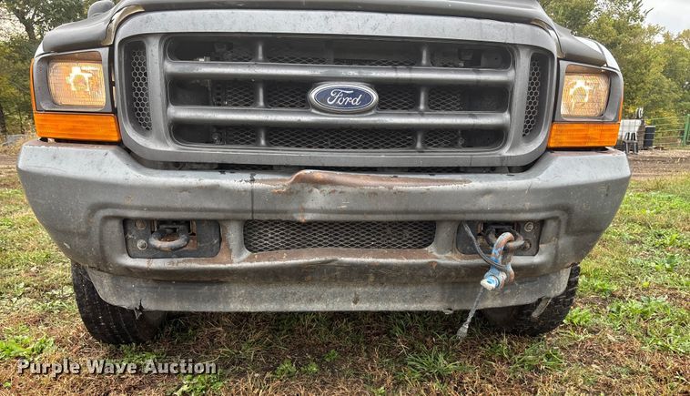image for item EE4116 2001 Ford F550 utility / service truck