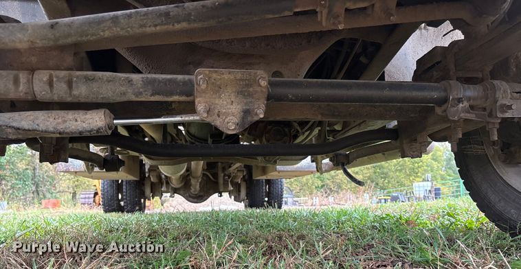 image for item EE4116 2001 Ford F550 utility / service truck