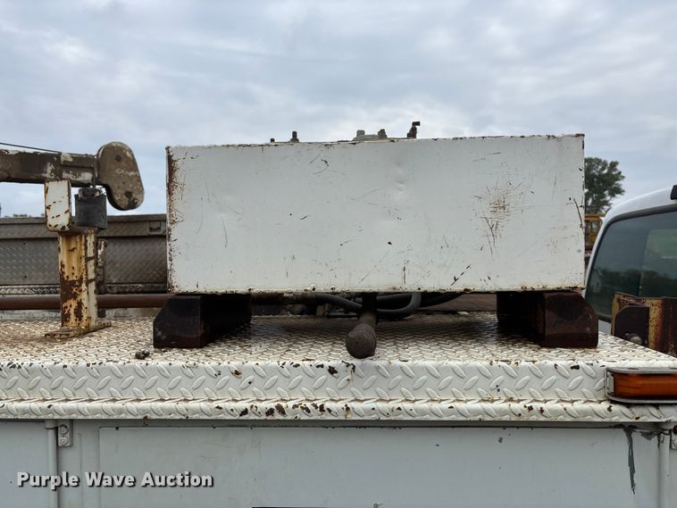 image for item EE4116 2001 Ford F550 utility / service truck