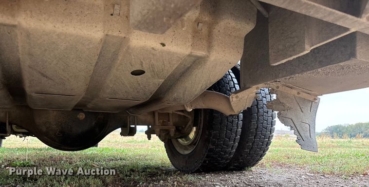 image for item EE4116 2001 Ford F550 utility / service truck