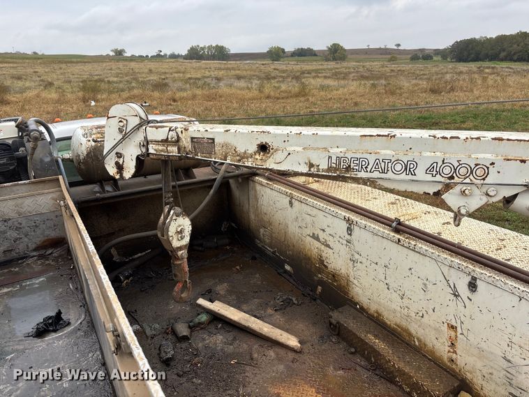 image for item EE4116 2001 Ford F550 utility / service truck