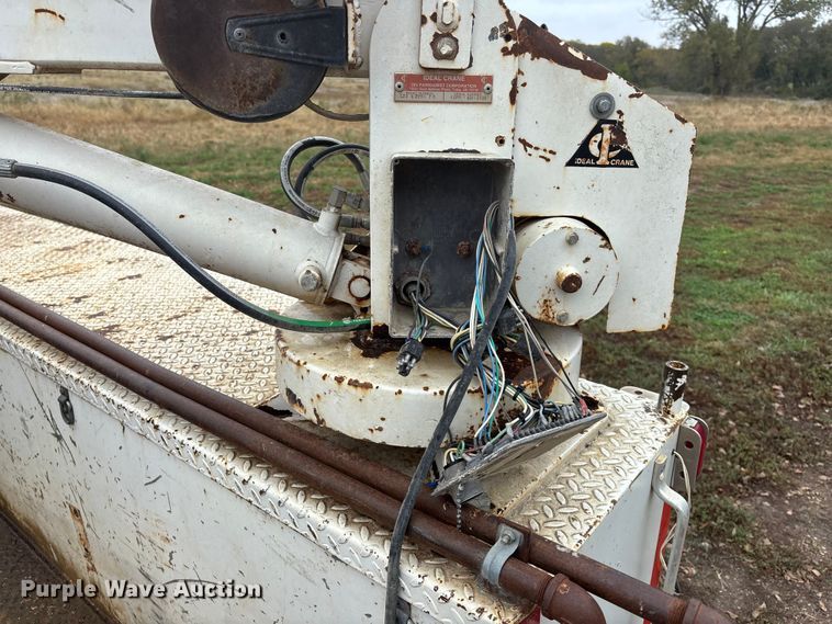 image for item EE4116 2001 Ford F550 utility / service truck