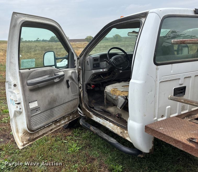 image for item EE4116 2001 Ford F550 utility / service truck