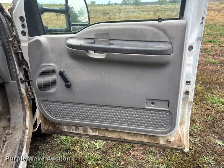 image for item EE4116 2001 Ford F550 utility / service truck