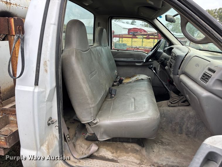 image for item EE4116 2001 Ford F550 utility / service truck