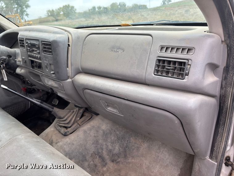 image for item EE4116 2001 Ford F550 utility / service truck