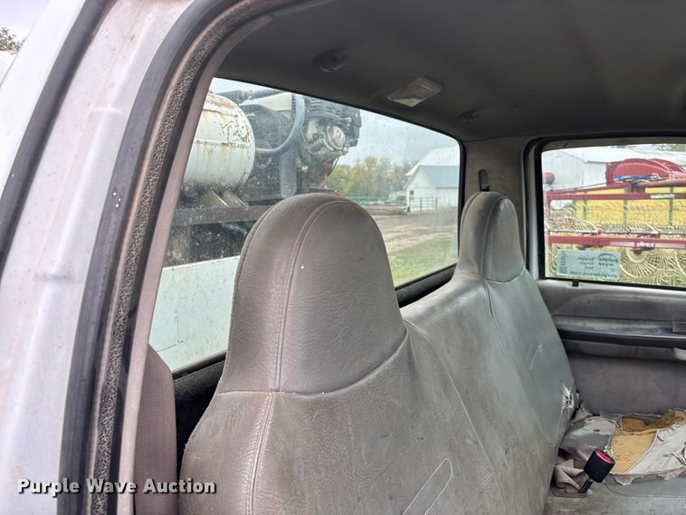 image for item EE4116 2001 Ford F550 utility / service truck