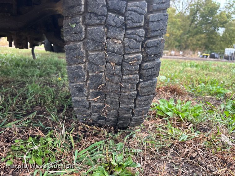 image for item EE4116 2001 Ford F550 utility / service truck