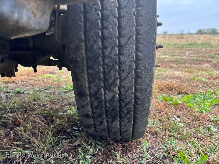 image for item EE4116 2001 Ford F550 utility / service truck