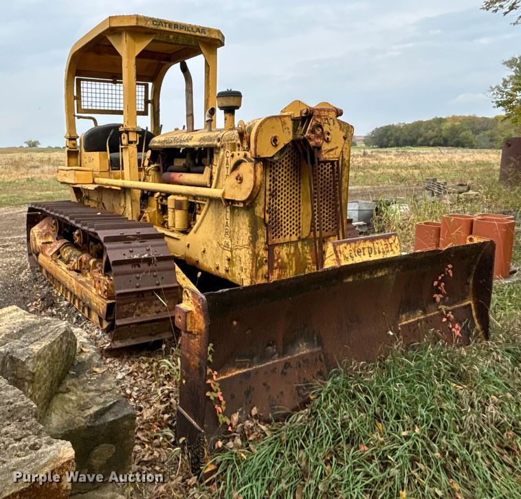 image for item EE4119 Caterpillar D6 dozer