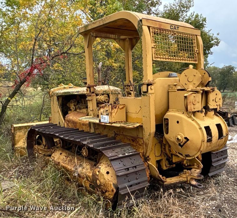 image for item EE4119 Caterpillar D6 dozer