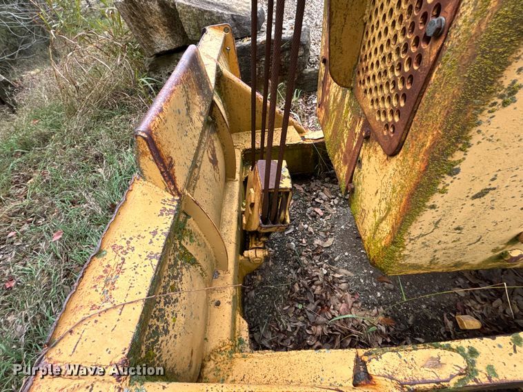 image for item EE4119 Caterpillar D6 dozer