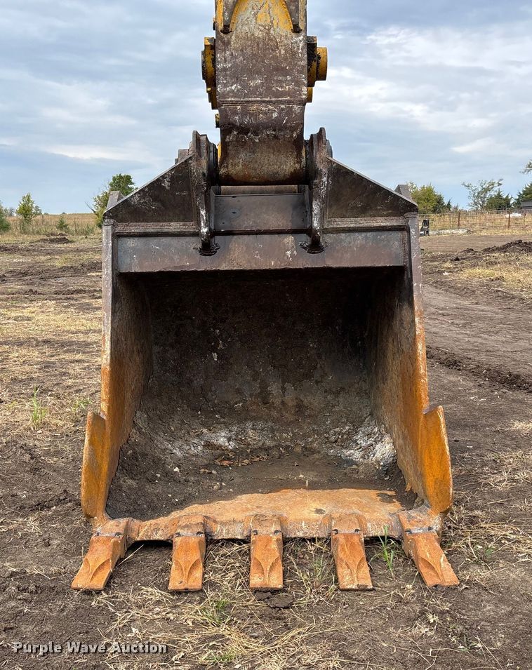 image for item EE4122 2001 Komatsu PC600 LC-6K excavator