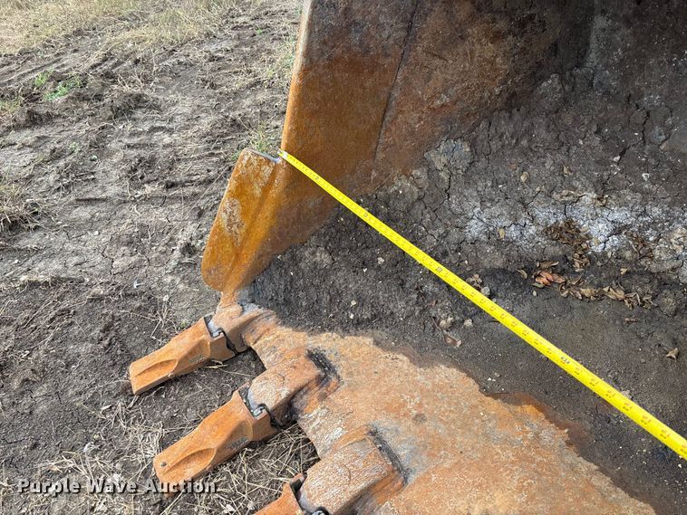 image for item EE4122 2001 Komatsu PC600 LC-6K excavator