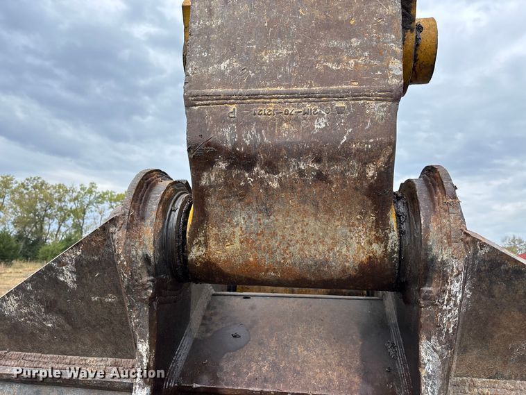 image for item EE4122 2001 Komatsu PC600 LC-6K excavator