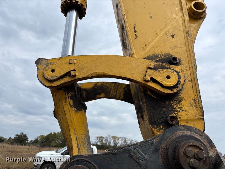 image for item EE4122 2001 Komatsu PC600 LC-6K excavator