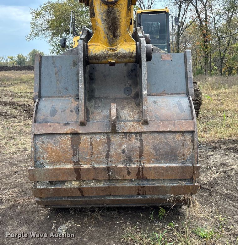 image for item EE4122 2001 Komatsu PC600 LC-6K excavator