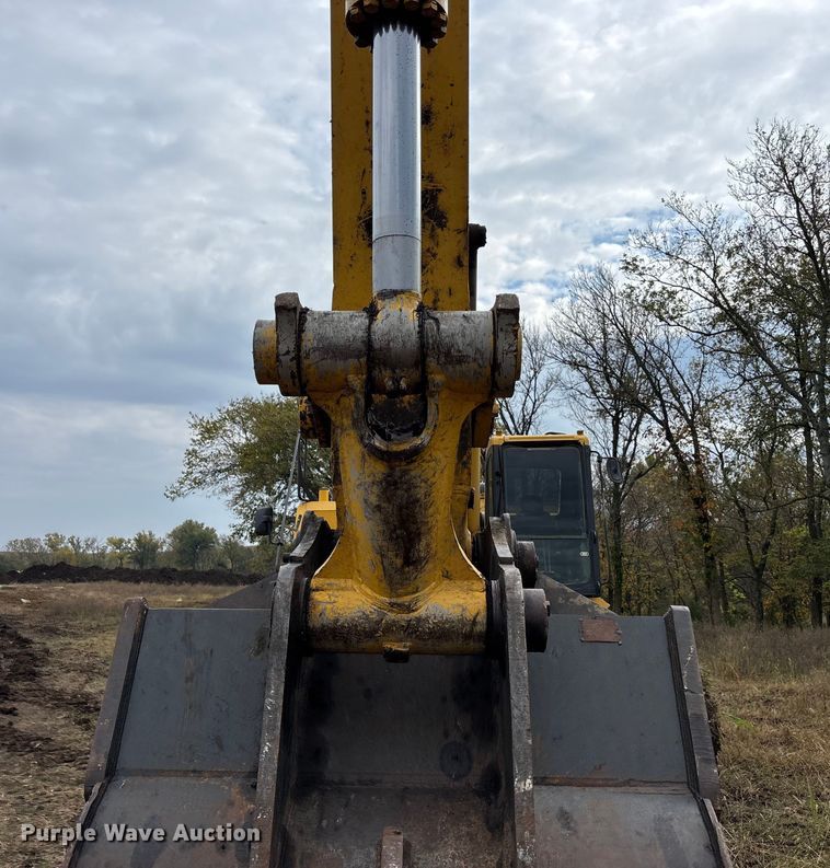 image for item EE4122 2001 Komatsu PC600 LC-6K excavator