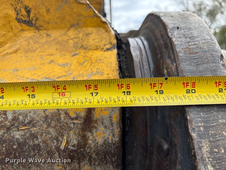 image for item EE4122 2001 Komatsu PC600 LC-6K excavator