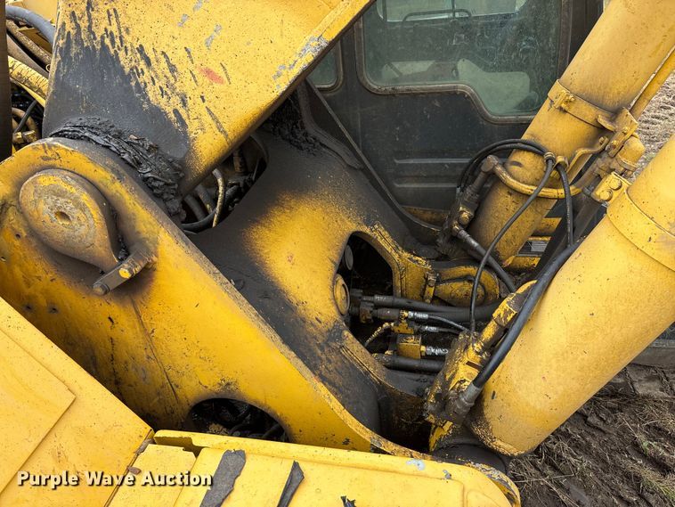 image for item EE4122 2001 Komatsu PC600 LC-6K excavator