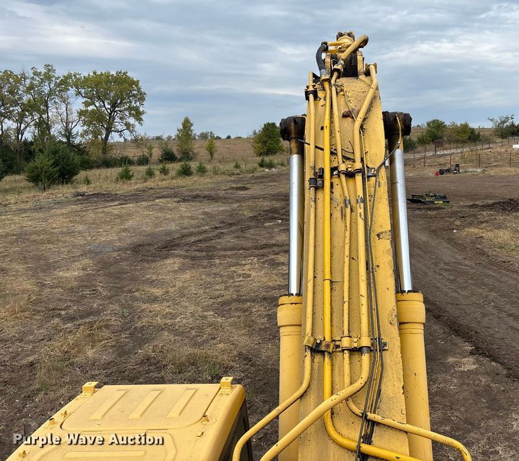 image for item EE4122 2001 Komatsu PC600 LC-6K excavator