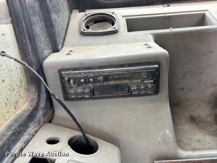 image for item EE4122 2001 Komatsu PC600 LC-6K excavator