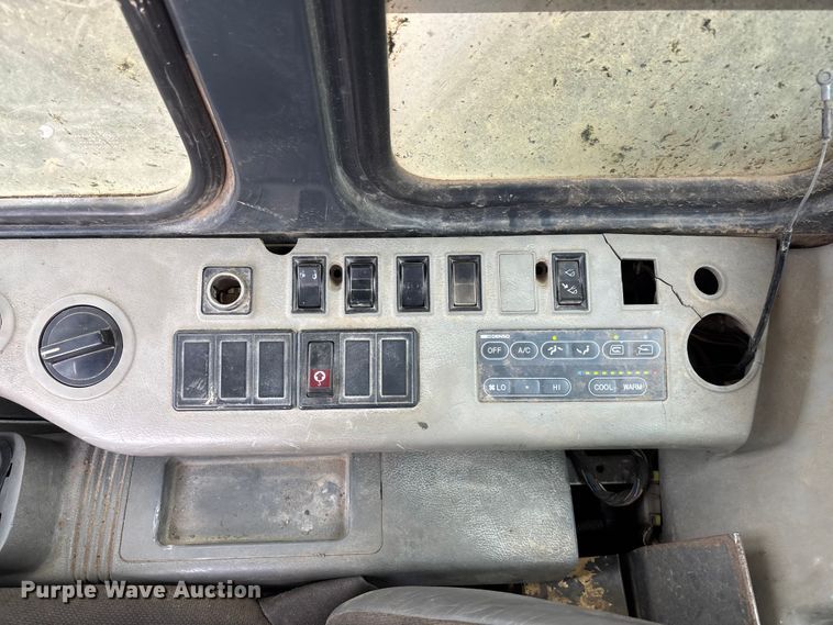 image for item EE4122 2001 Komatsu PC600 LC-6K excavator