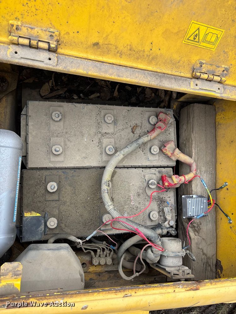 image for item EE4122 2001 Komatsu PC600 LC-6K excavator