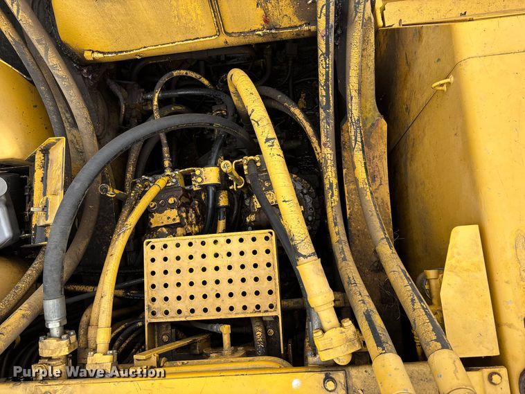 image for item EE4122 2001 Komatsu PC600 LC-6K excavator