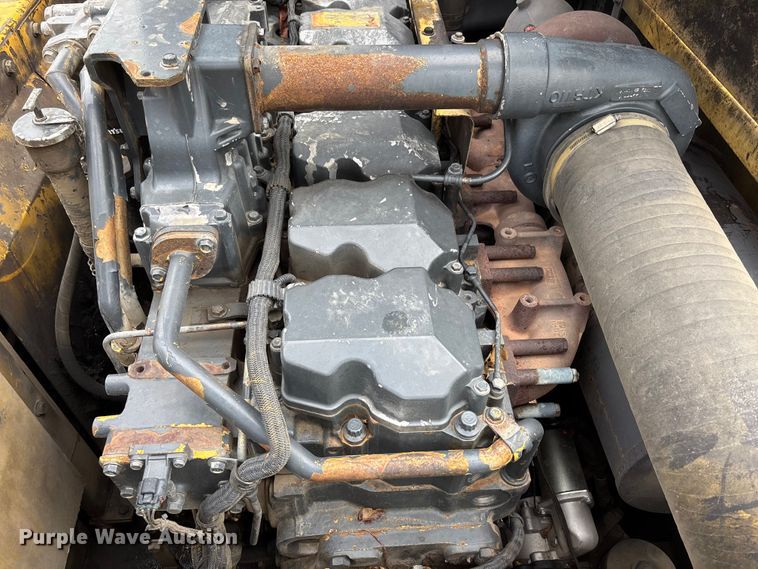 image for item EE4122 2001 Komatsu PC600 LC-6K excavator