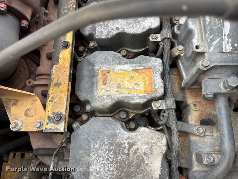 image for item EE4122 2001 Komatsu PC600 LC-6K excavator