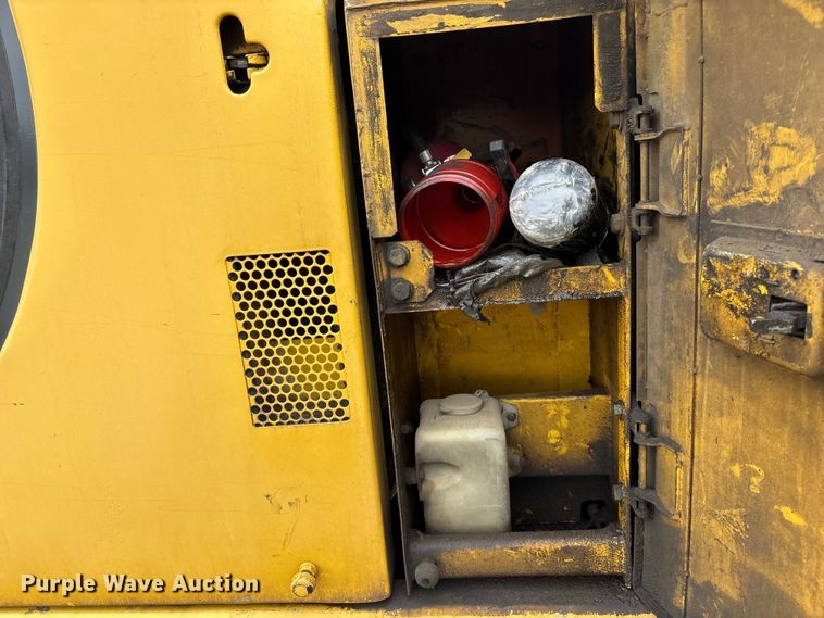 image for item EE4122 2001 Komatsu PC600 LC-6K excavator