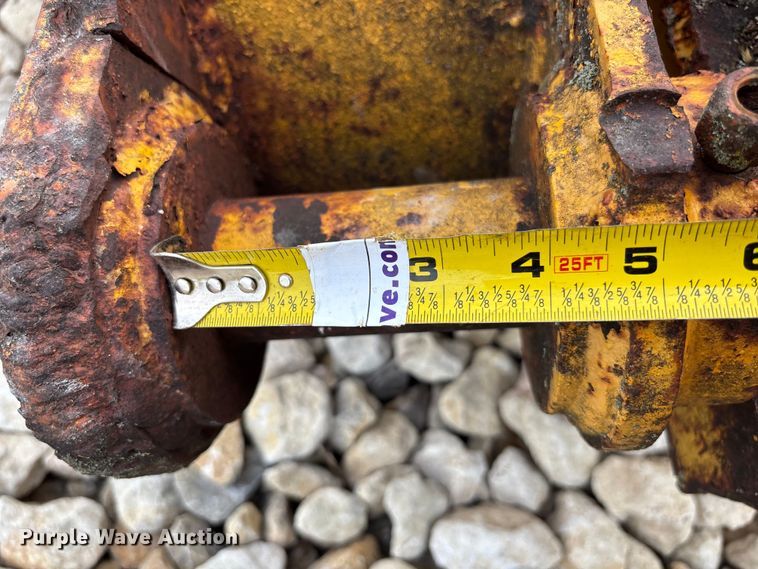 image for item EE4123 Lumber forks