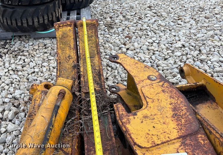 image for item EE4123 Lumber forks