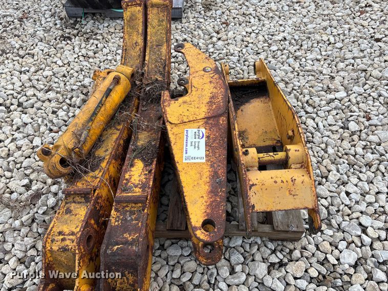 image for item EE4123 Lumber forks