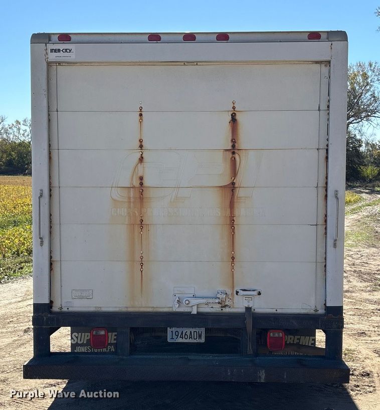 image for item EE4124 2006 GMC Savana box van