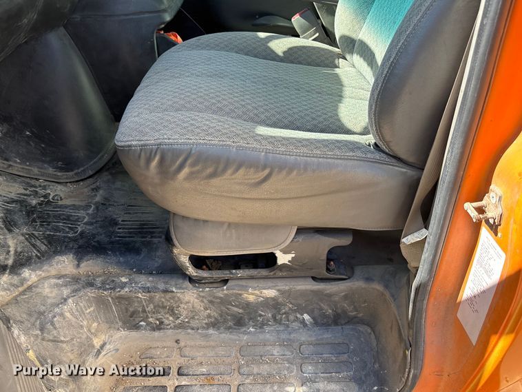 image for item EE4124 2006 GMC Savana box van