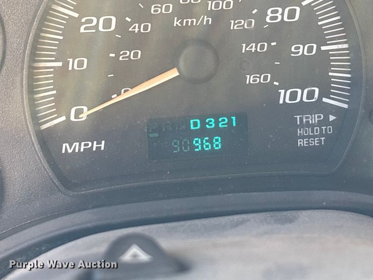 image for item EE4124 2006 GMC Savana box van