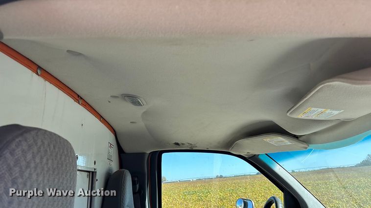 image for item EE4124 2006 GMC Savana box van