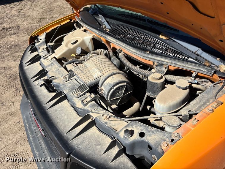 image for item EE4124 2006 GMC Savana box van