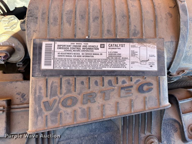 image for item EE4124 2006 GMC Savana box van