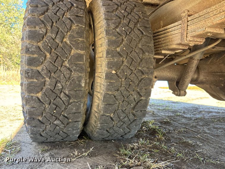 image for item EE4124 2006 GMC Savana box van