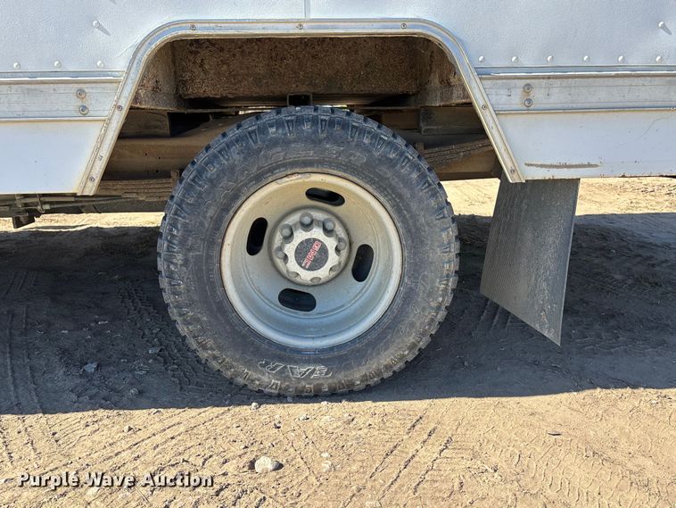 image for item EE4124 2006 GMC Savana box van