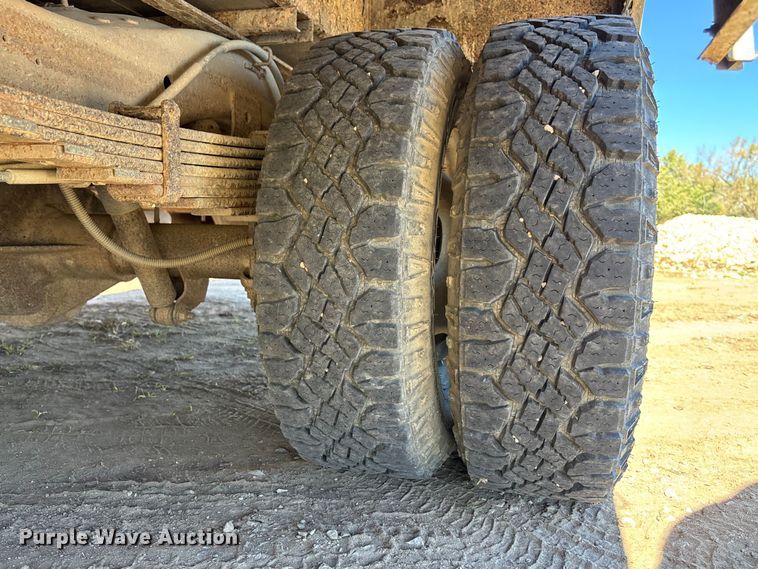 image for item EE4124 2006 GMC Savana box van