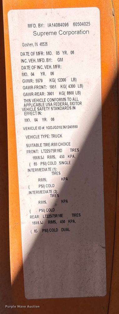 image for item EE4124 2006 GMC Savana box van