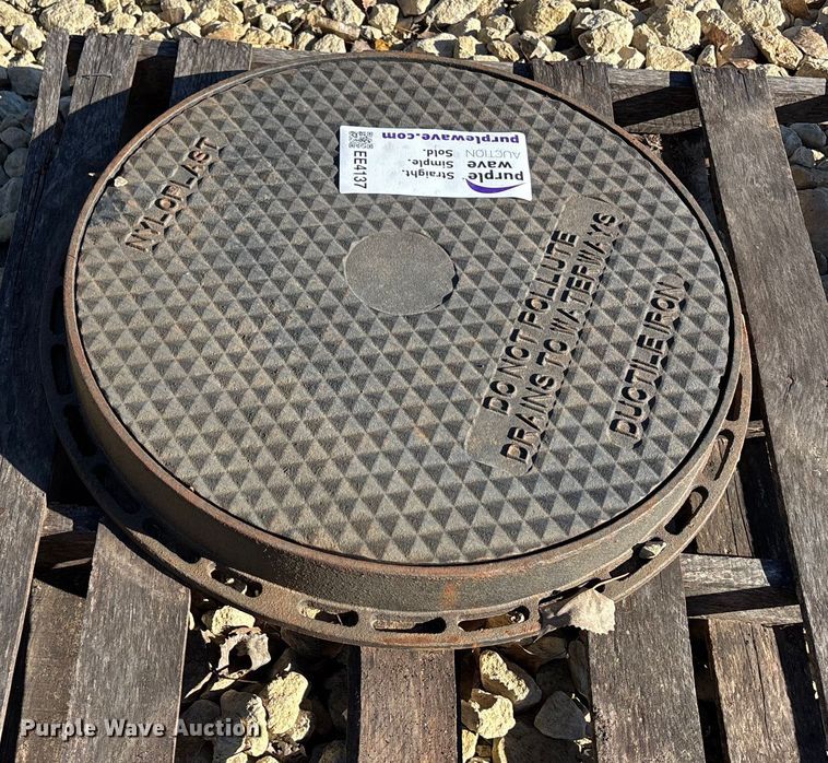 image for item EE4137 Nyloplast drain cover