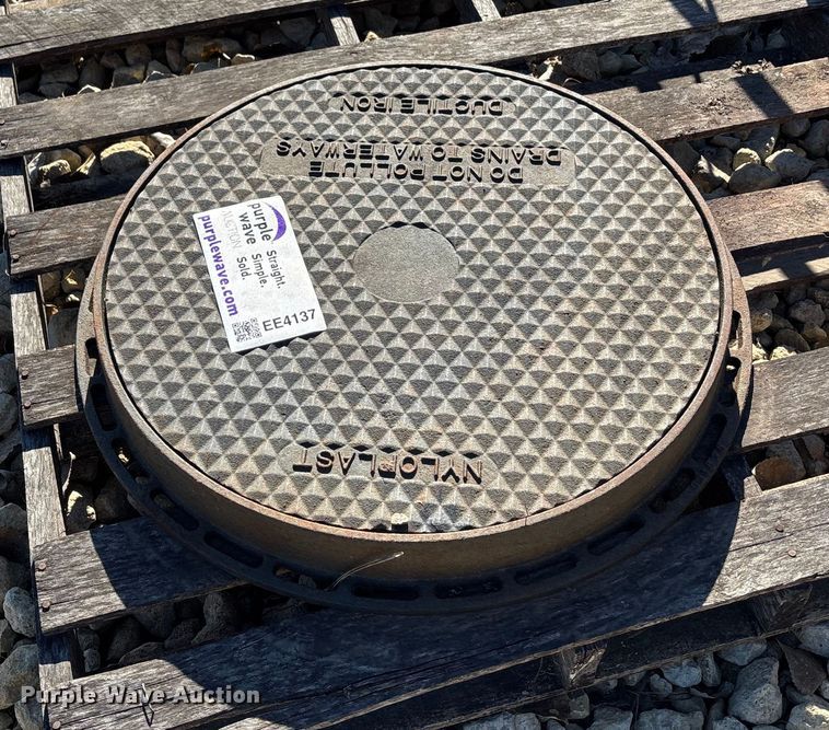 image for item EE4137 Nyloplast drain cover