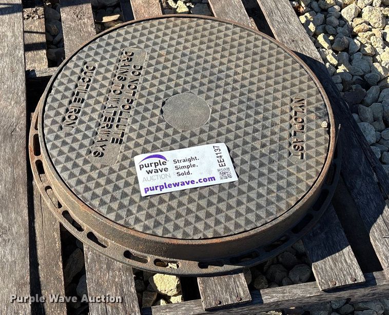 image for item EE4137 Nyloplast drain cover