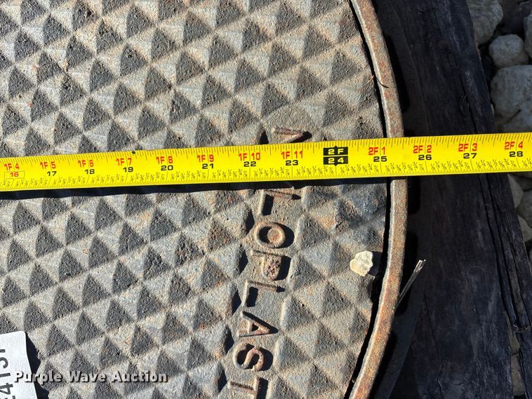 image for item EE4137 Nyloplast drain cover